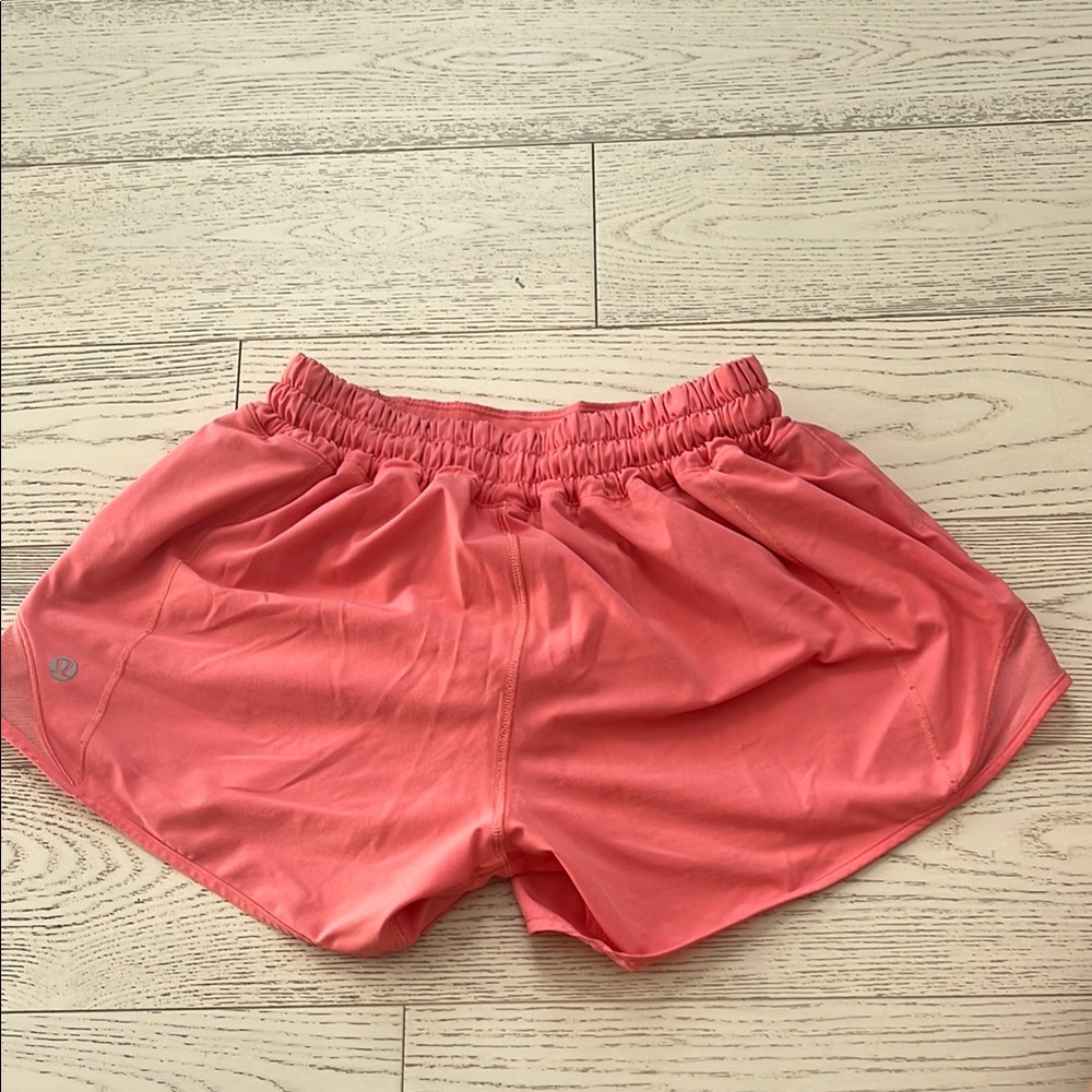 Lululemon Strawberry Milkshake 4in Hotty Hot shorts